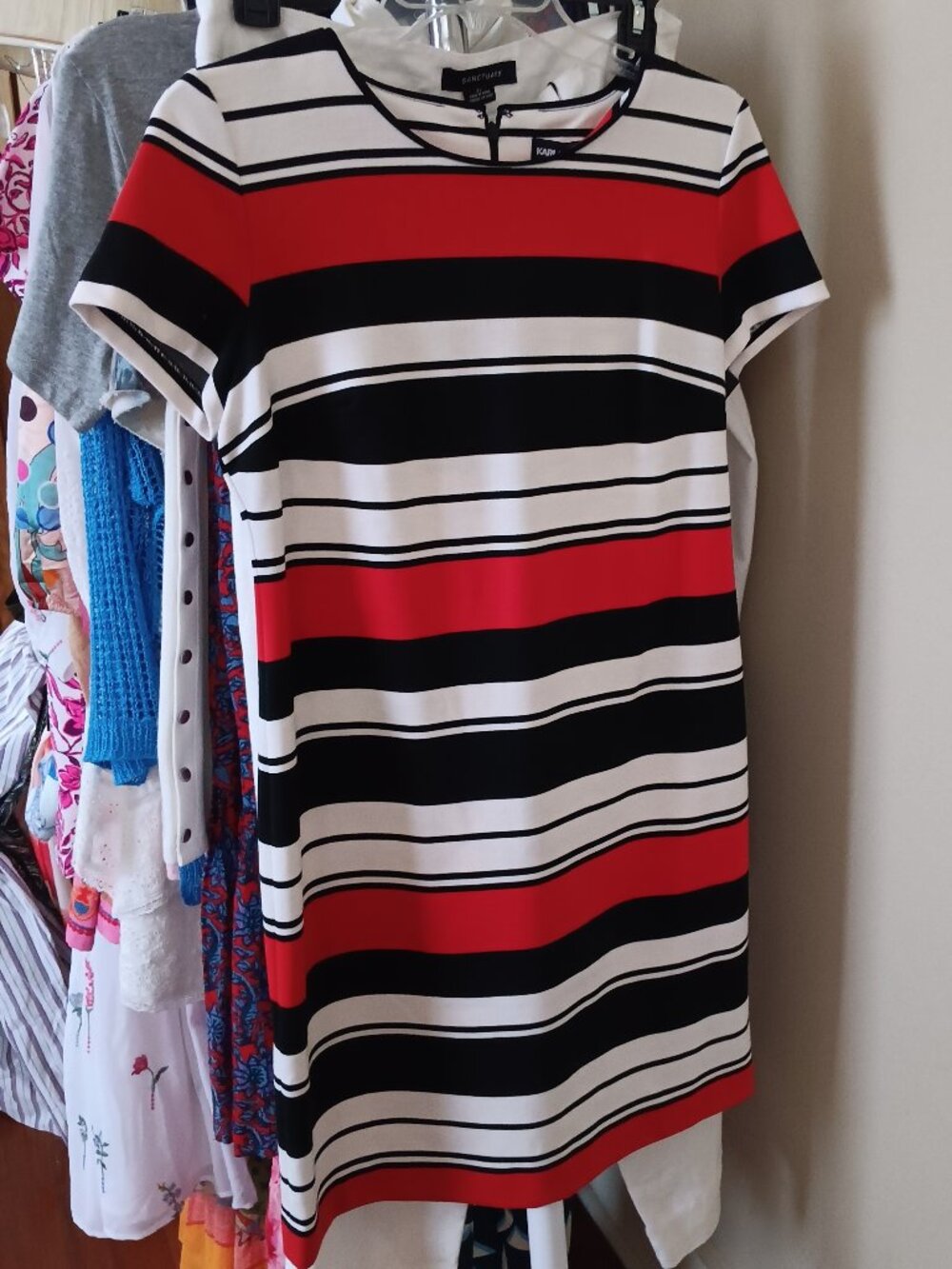 NWT Karl Lagerfeld Paris Red Black White Knit Short Sleeve Dress Size 6